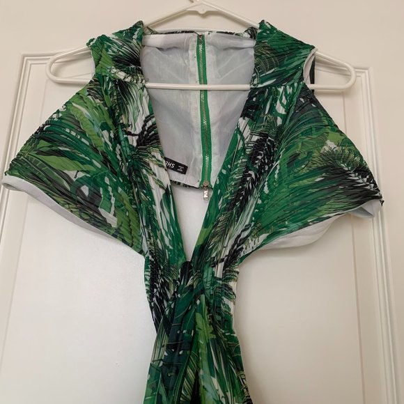 NEW SHEIN Green Tropical Print Neck Cutout Dress - Picture 9 of 9